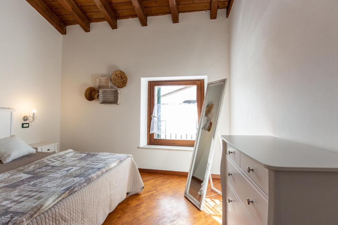Blu Bed Apartment Кастелнуово дел Гарда Екстериор снимка